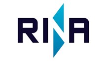RINA logo met vette zwarte letters RINA en een gestileerde blauwe, hoekige vorm die het centrale deel van de N vormt, wat doet denken aan de precisie in STAMFORD generatoren. De achtergrond is wit.